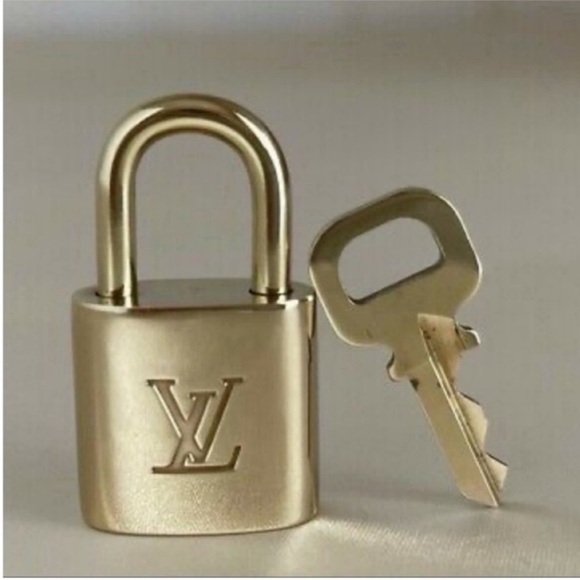 Louis Vuitton Accessories - Authentic Louis Vuitton Lock and Key Travel Bag Accessory Shoulder Bag Lock